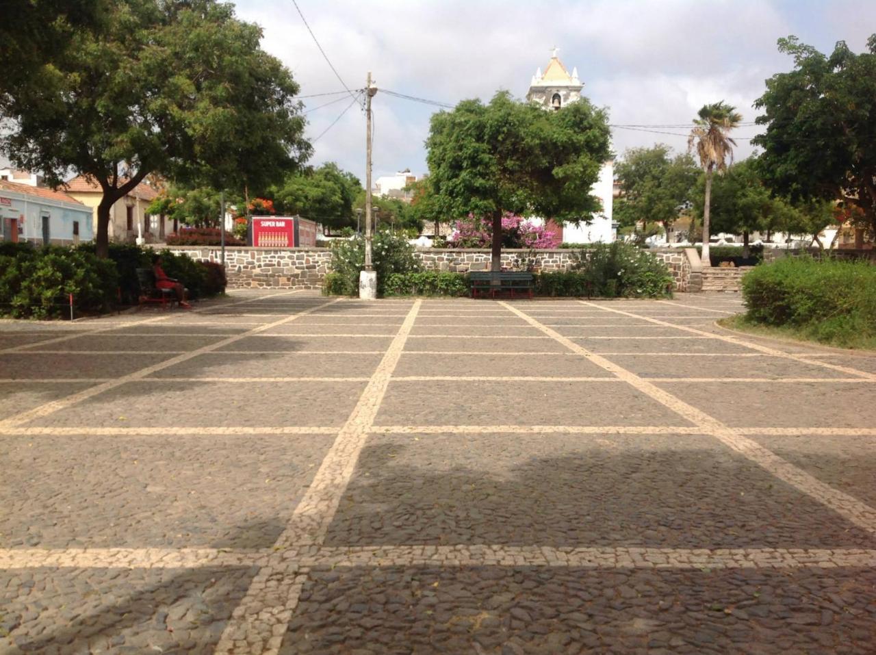 Casa Cabral : Big Apartment Next To The Beach Tarrafal  Esterno foto